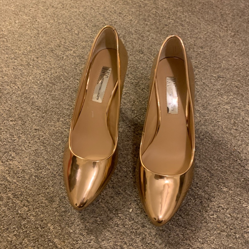 ✨NWOT✨Rose Gold mirror pumps